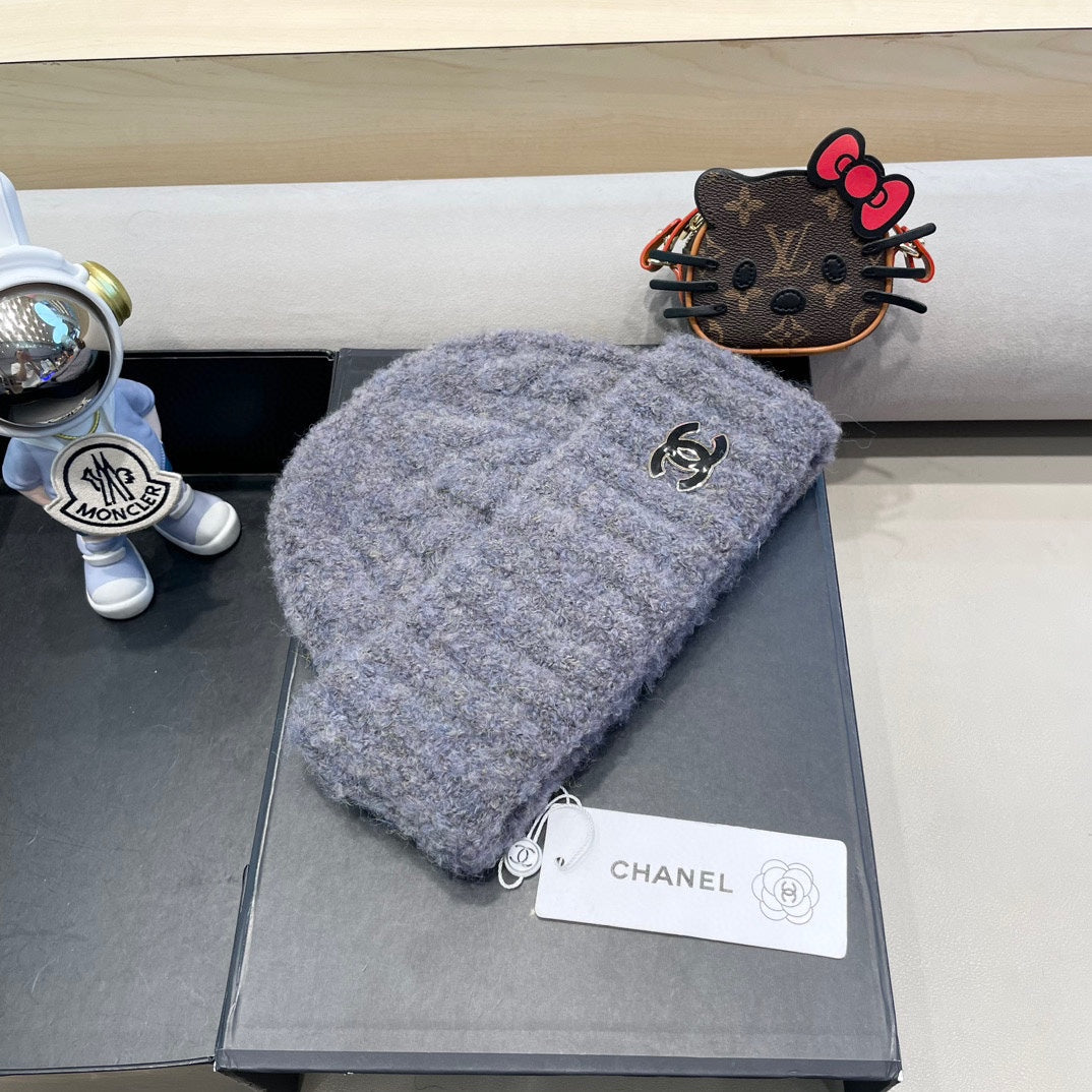 CHANEL BEANIE HAT IN COOL GRAY WOOL 413327
