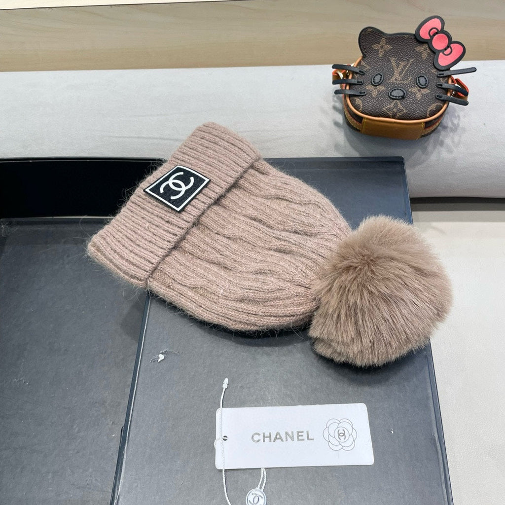 CHANEL BEANIE HAT IN LIGHT BROWN WOOL 422175