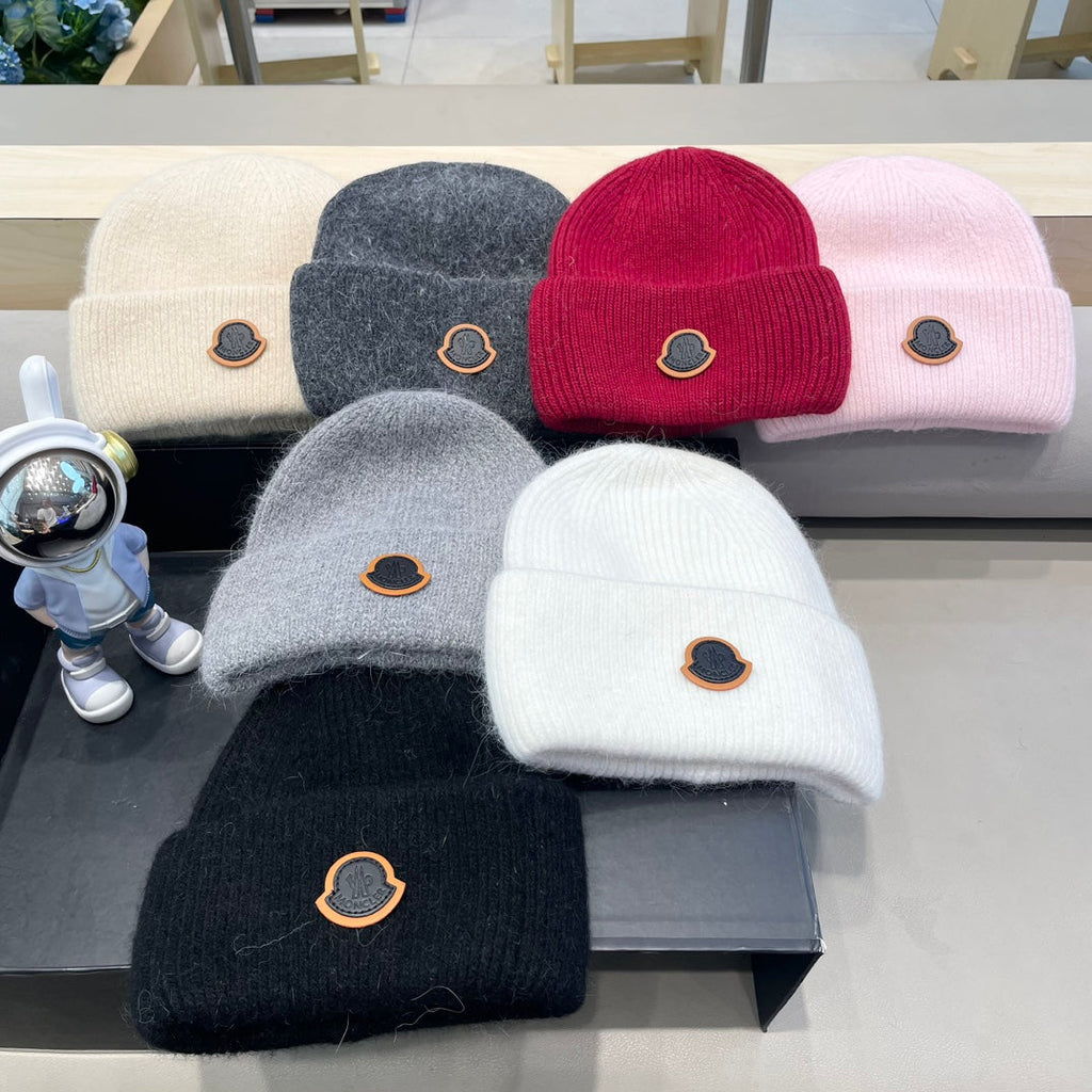 MONCLER BEANIE HAT IN CLOUD GRAY WOOL 438127
