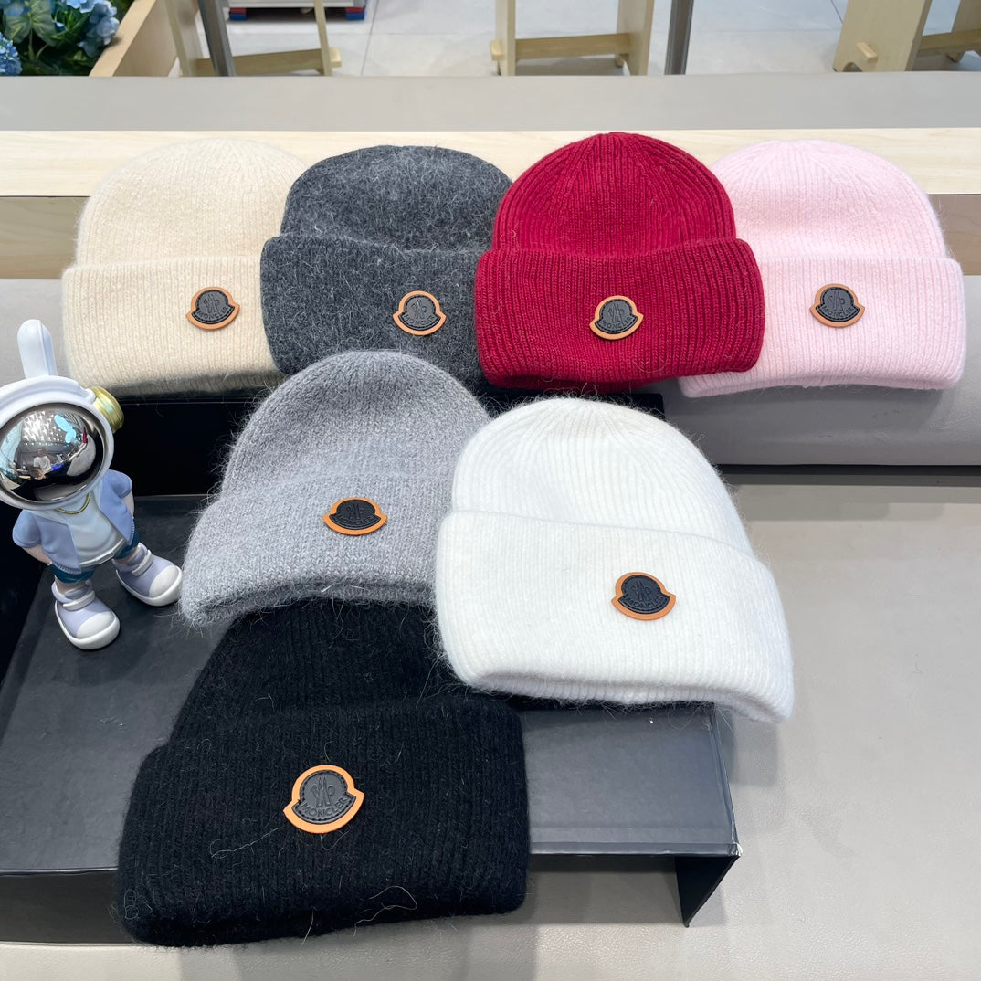 MONCLER BEANIE HAT IN CLOUD GRAY WOOL 438127